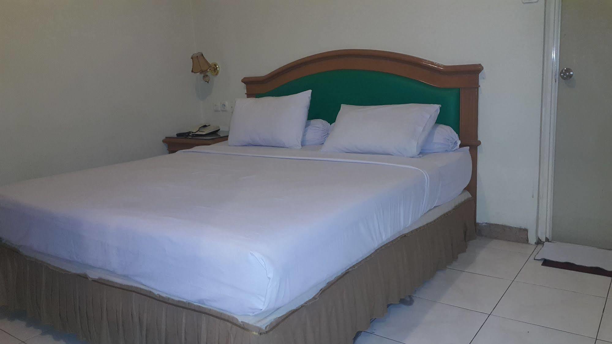 Hotel Maricaya Makassar Exterior photo